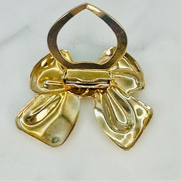 Vintage Ribbon Bow Scarf Ring Clip Gold Tone 1970s 1980s  1 7/8 x 1 1/4 Delicate - Picture 4 of 8